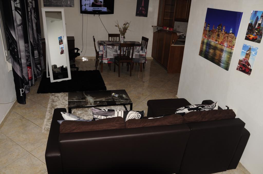 Ionias Apartment Heraklion  ภายนอก รูปภาพ